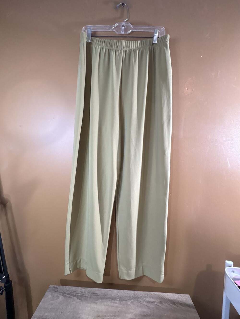 HC1061. Susan Graver Style Olive Elastic Waist Lounge Pants